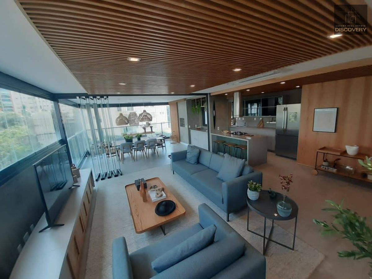  - Apartamento com 3 quartos, 154m², à venda