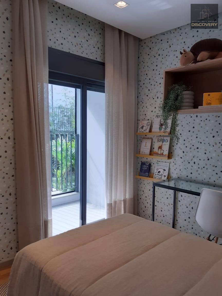  - Apartamento com 4 quartos, 195m², à venda