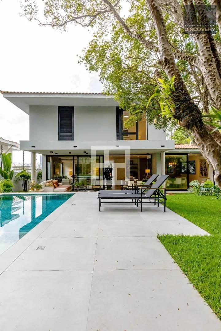 Casa à venda com 3 quartos - ,