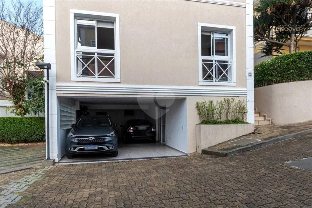 Casa de condomínio à venda com 3 quartos, 240m² - ,