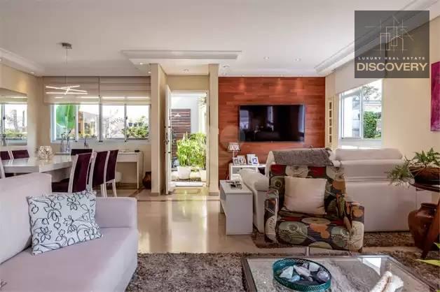  - Casa de condomínio com 3 quartos, 240m², à venda