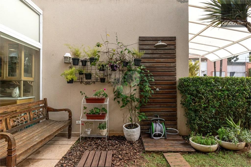 Casa de condomínio à venda com 3 quartos, 240m² - ,